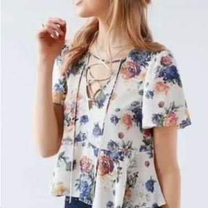 Kimchi Blue UO Floral Crop Top
